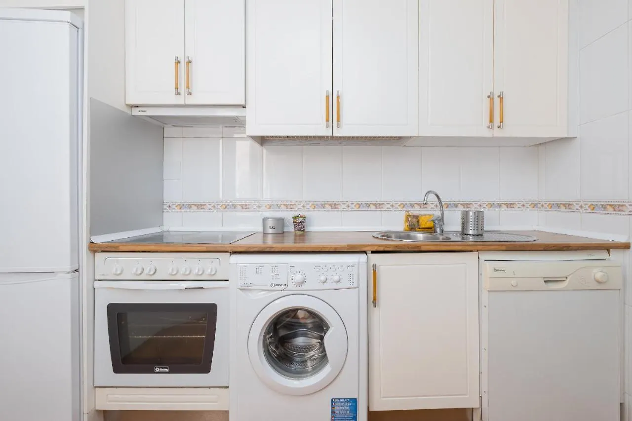 C17 Lovely 2 Bdr Apartment Malaga