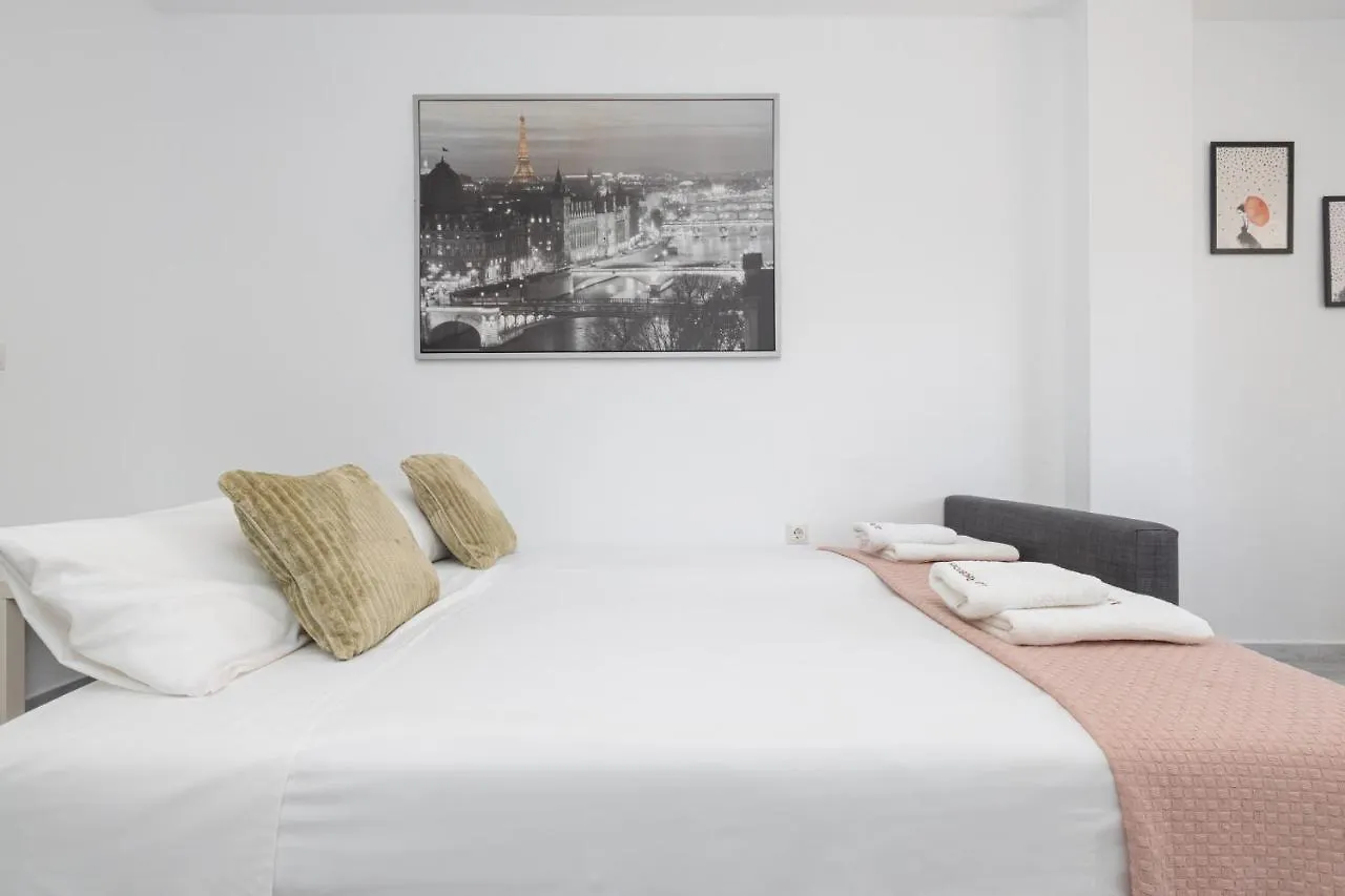 C17 Lovely 2 Bdr Apartment Malaga
