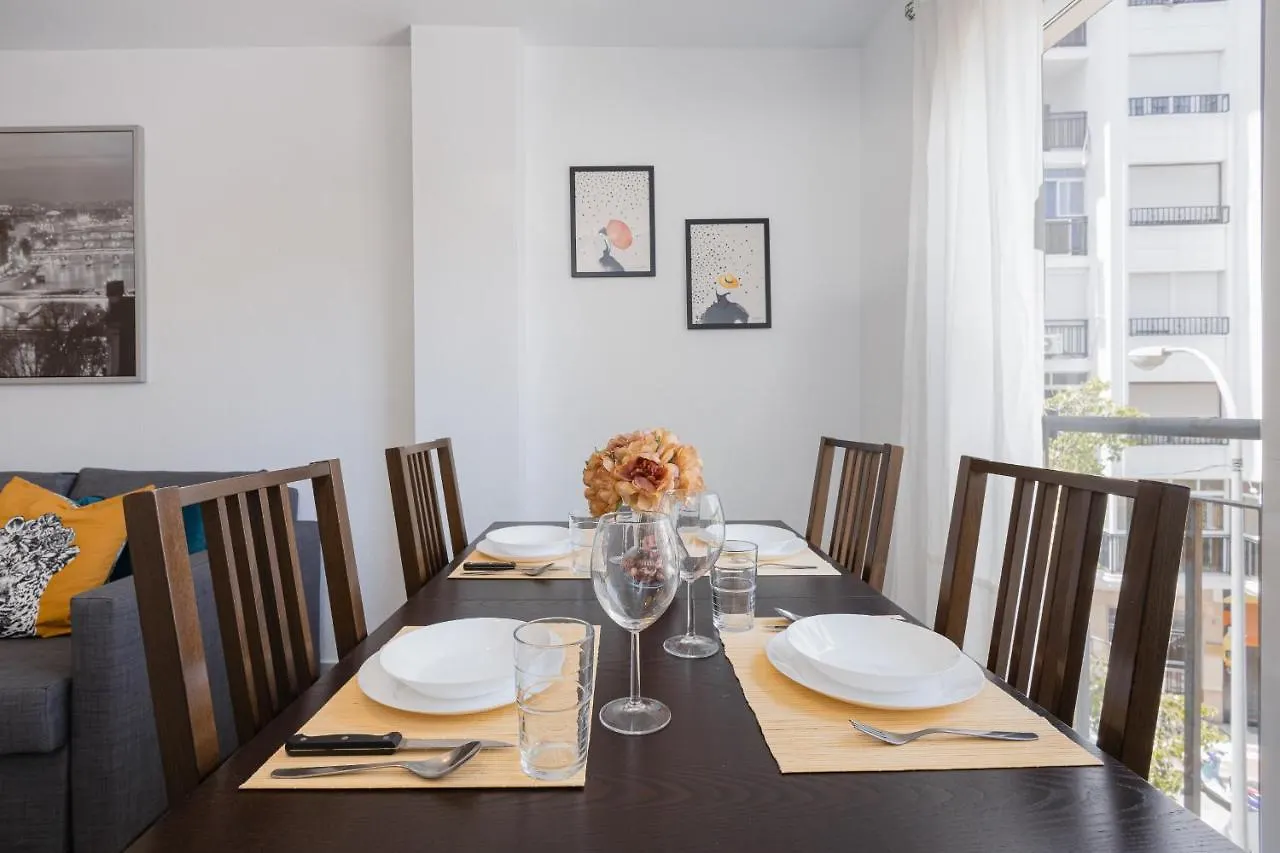 C17 Lovely 2 Bdr Apartment Malaga