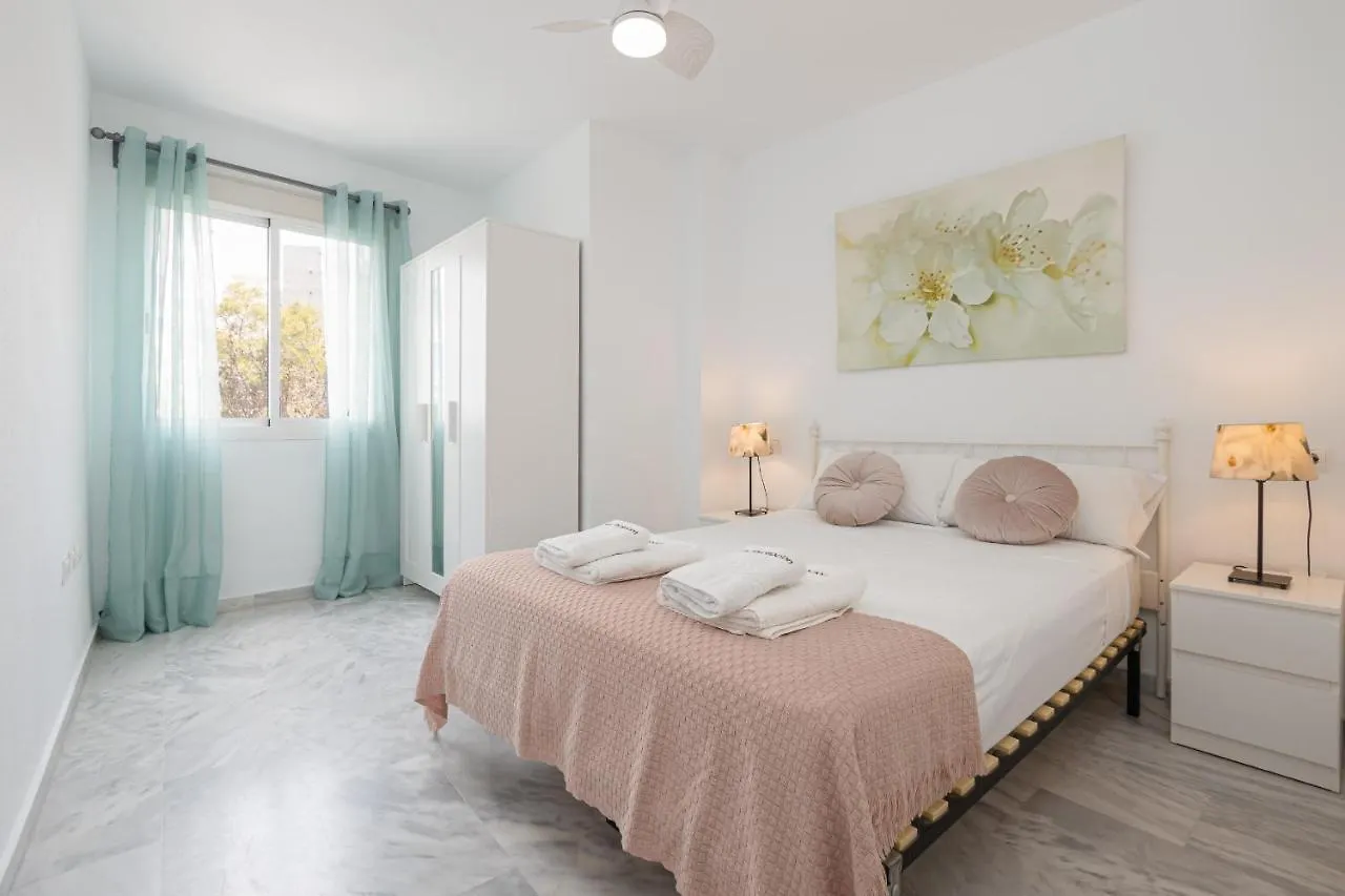 C17 Lovely 2 Bdr Apartment Málaga